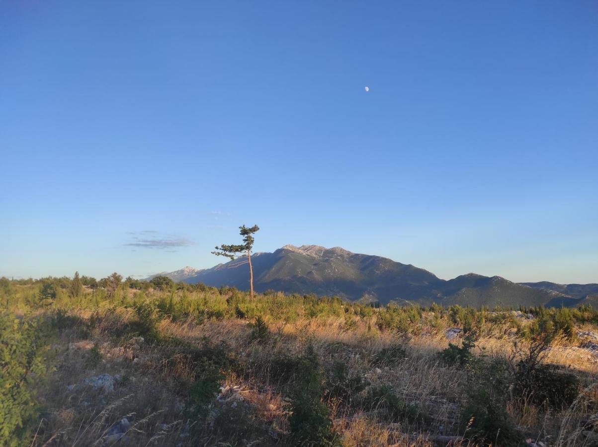 Sunset Chaser - Rural Dalmatian Mountain View - Makarska, Brela Sestanovac Exterior photo